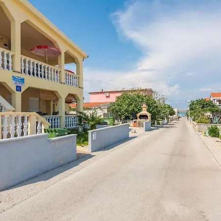 Apartamento Delic-pejic *